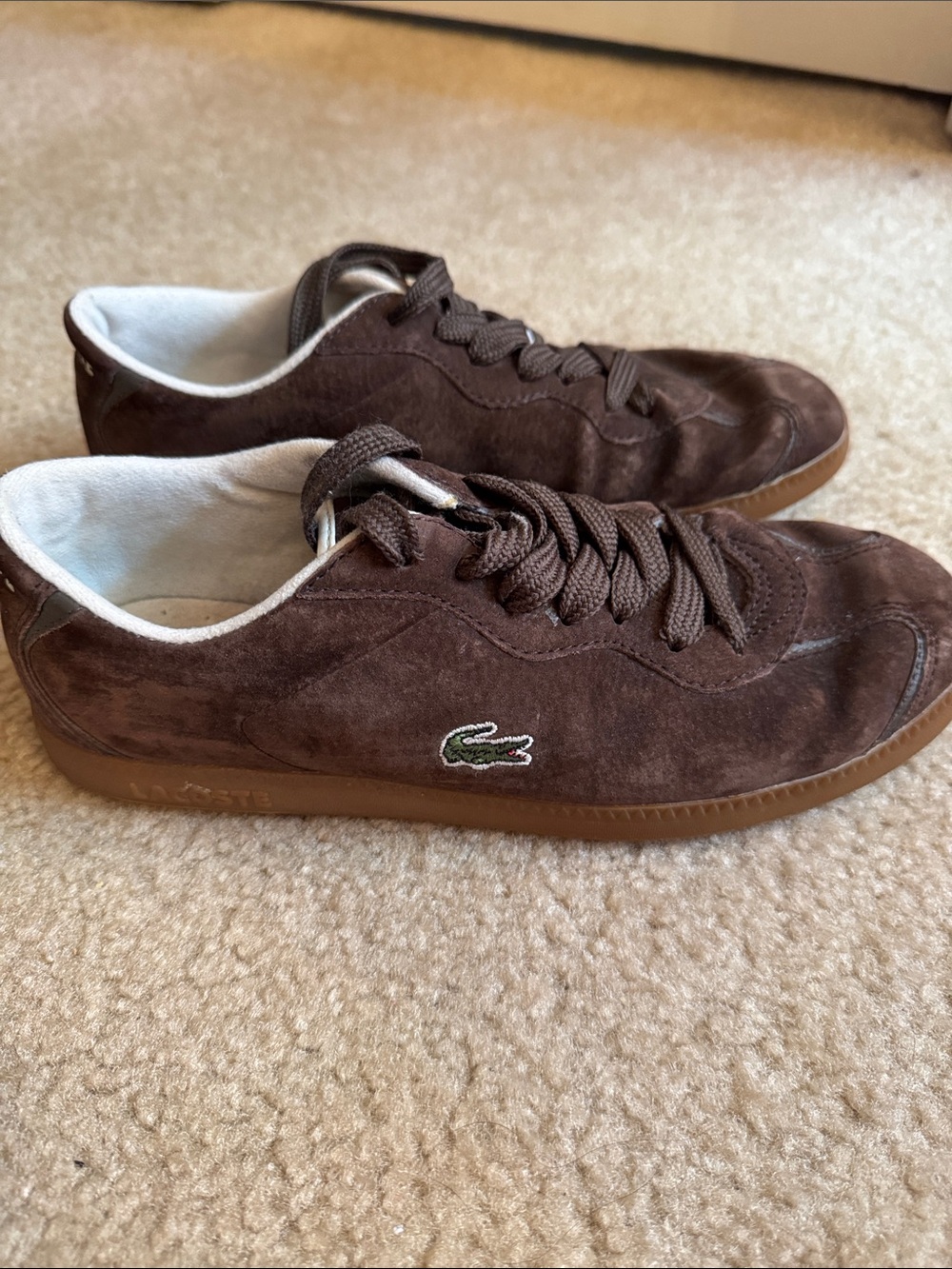 LACOSTE - Brown Suede Low-Top Sneakers with Green Crocodile Logo - Size 7